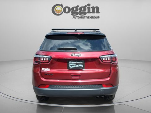 Used 2022 Jeep Compass Altitude AWD/4WD image 2