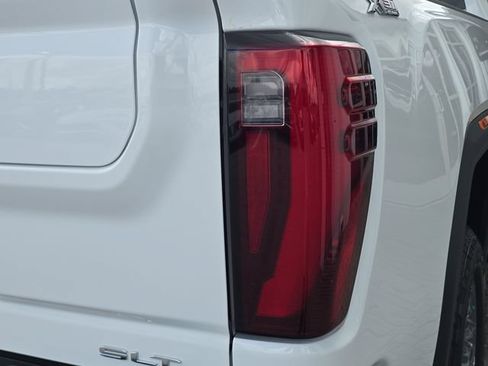 New 2026 GMC Sierra 2500 SLT w/ SLT Premium Package AWD/4WD image 8