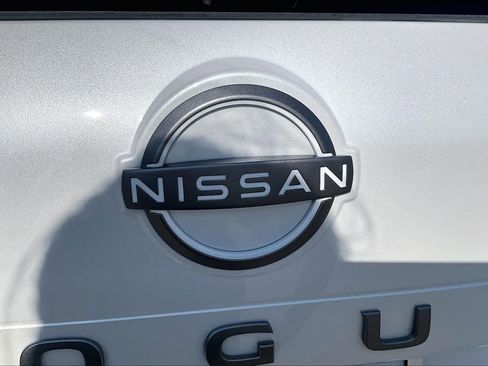 New 2026 Nissan Rogue SV image 8