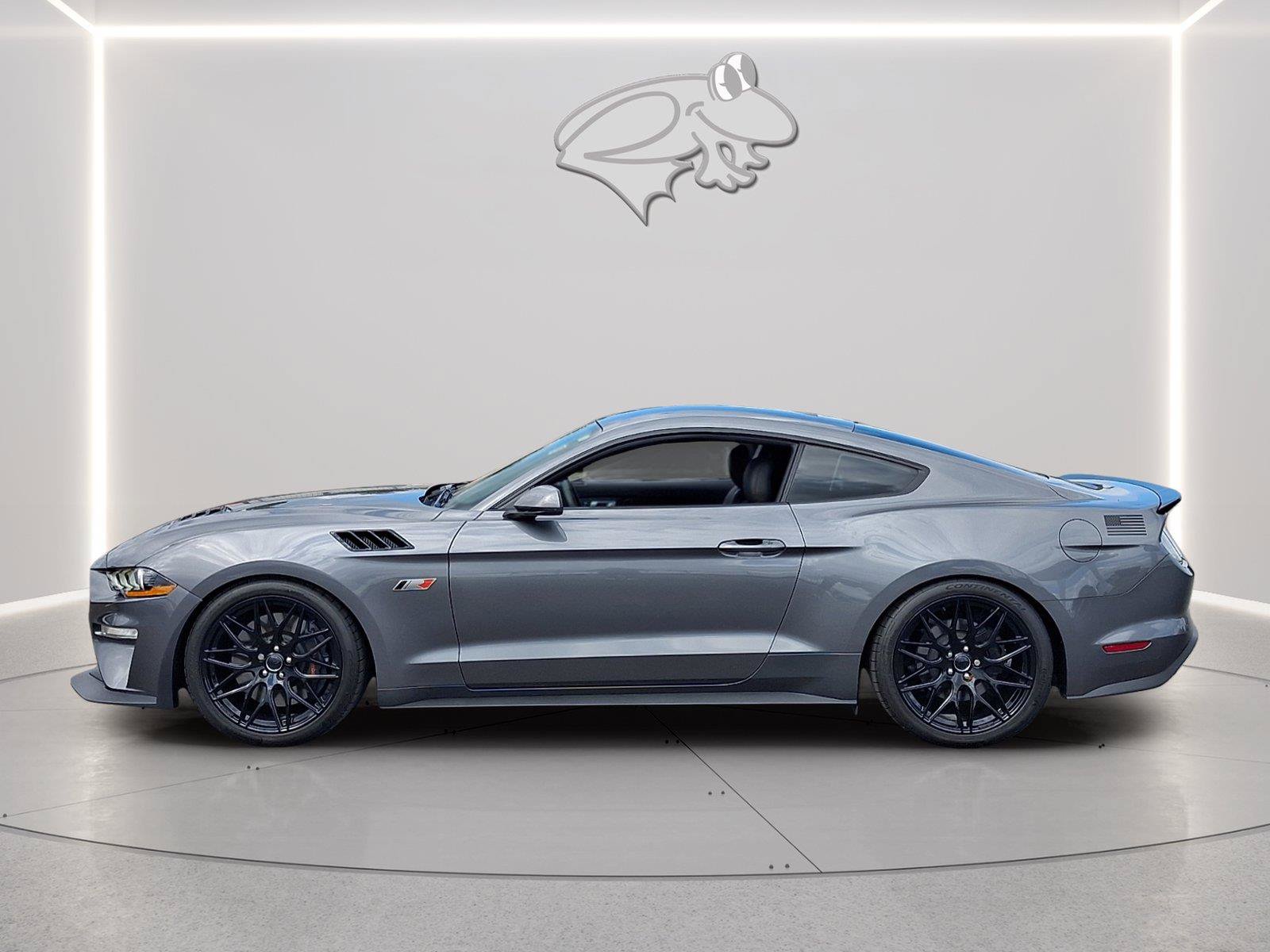 Used 2022 Ford Mustang GT Premium w/ GT Performance Package RWD image 2