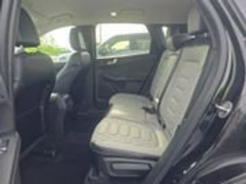 Used 2023 Ford Escape Platinum w/ Premium Technology Package AWD/4WD image 4
