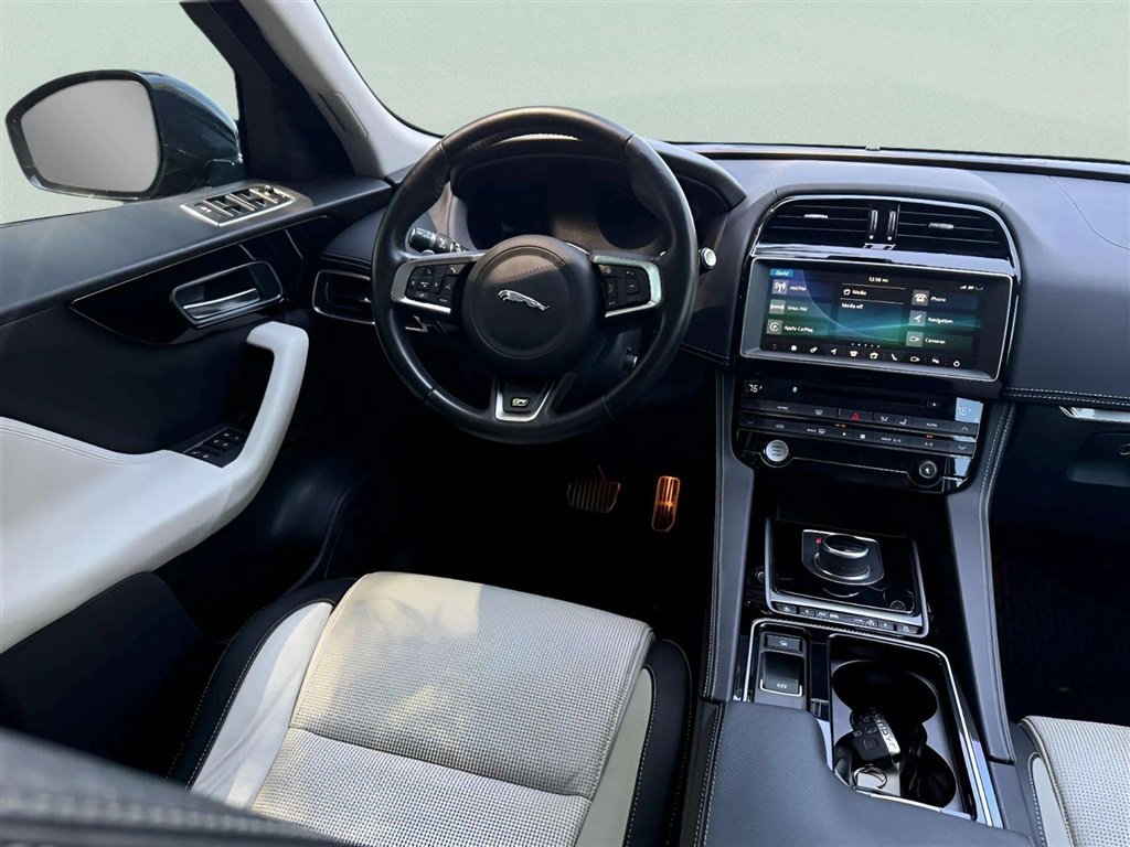 Used 2018 Jaguar F-PACE R-Sport AWD/4WD image 11