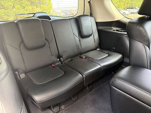 Used 2016 INFINITI QX80 4WD w/ Driver's Assistance Package image 23