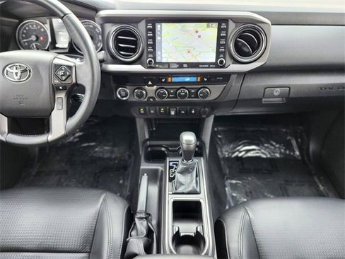 Used 2023 Toyota Tacoma TRD Sport image 14