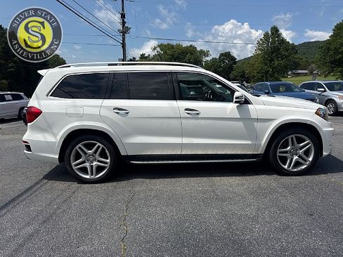 Used 2015 Mercedes-Benz GL 550 4MATIC image 5