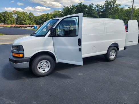New 2025 Chevrolet Express 2500 w/ Driver Convenience Package image 4
