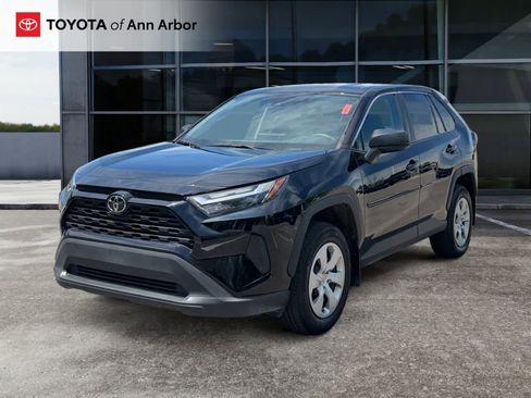 Used 2024 Toyota RAV4 LE AWD/4WD image 7