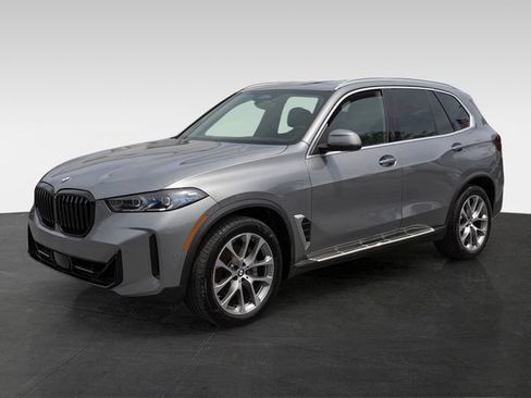Used 2025 BMW X5 xDrive40i AWD/4WD image 4