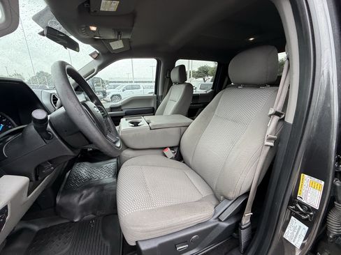Used 2017 Ford F250 XLT w/ XLT Premium Package AWD/4WD image 26