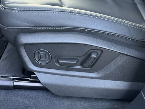 Used 2025 Audi Q7 2.0T Premium w/ Convenience Plus Package image 16