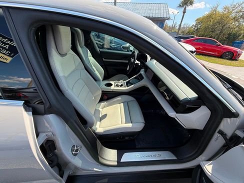 Used 2023 Porsche Taycan 4S w/ Premium Package image 36