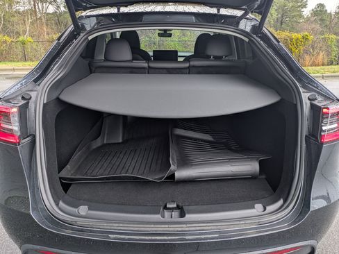 Used 2024 Tesla Model Y Performance image 23