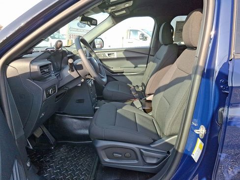 New 2025 Ford Explorer Base image 9