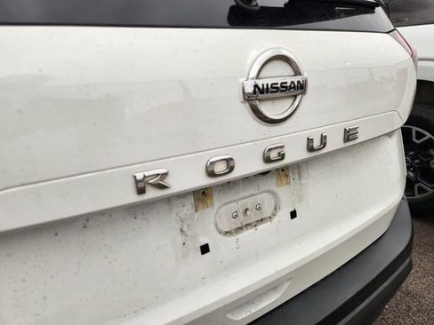 Used 2021 Nissan Rogue S FWD image 9