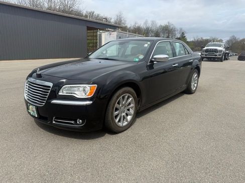 Used 2012 Chrysler 300 C image 3