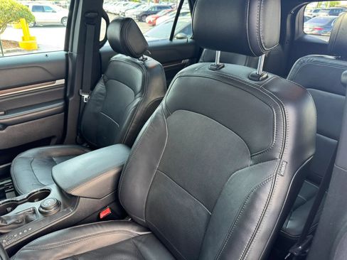 Used 2016 Ford Explorer Limited w/ Equipment Group 301A AWD/4WD image 9
