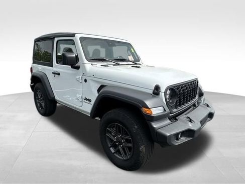 Used 2025 Jeep Wrangler Sport AWD/4WD image 11
