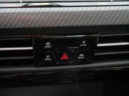 Used 2024 Volkswagen Golf R image 26