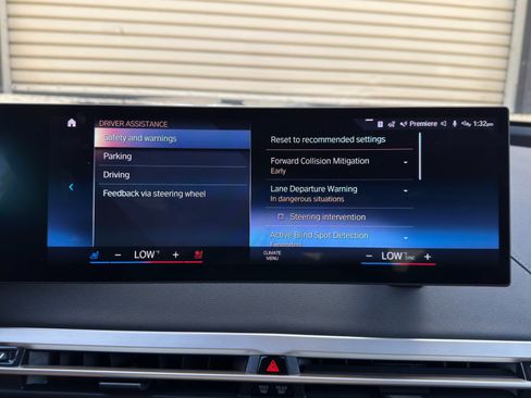 Used 2022 BMW iX xDrive50 w/ Premium Package AWD/4WD image 31