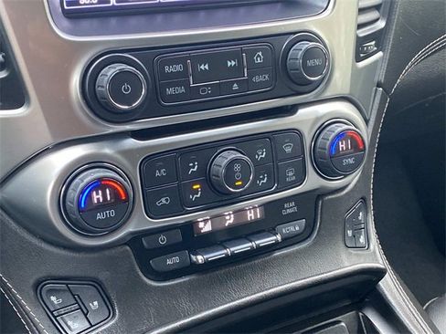 Used 2019 Chevrolet Suburban Premier image 27
