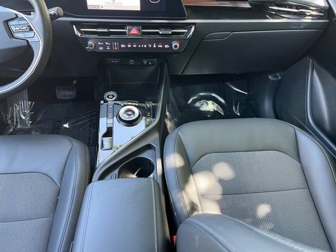 Used 2023 Kia Niro Wind w/ Wind Preserve Package FWD image 11