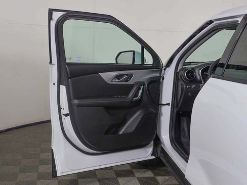 Used 2025 Chevrolet Blazer LT FWD image 16