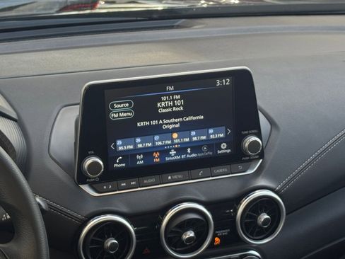 Used 2025 Nissan Sentra SV image 17