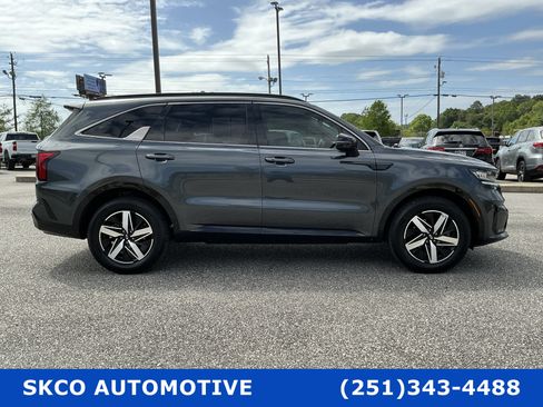 Used 2021 Kia Sorento S image 6