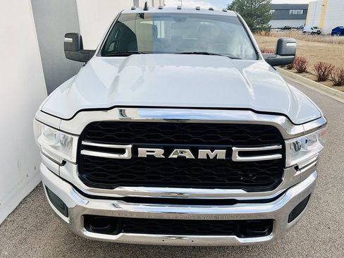 Used 2023 RAM 2500 Tradesman w/ Chrome Appearance Group image 3