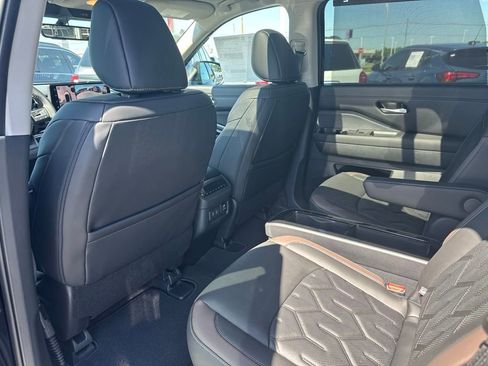 New 2026 Nissan Pathfinder Platinum AWD/4WD image 17
