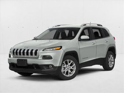 Used 2018 Jeep Cherokee Latitude Plus w/ Comfort/Convenience Group