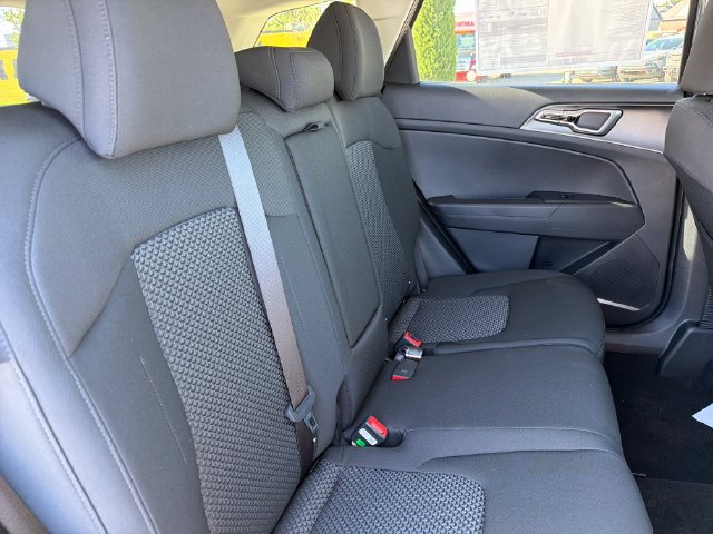 New 2027 Kia Sportage LX FWD image 23