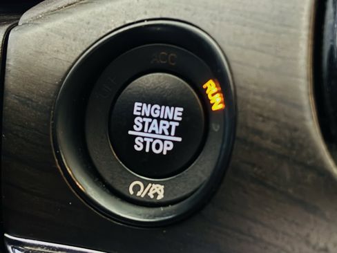 Used 2020 Jeep Grand Cherokee Overland AWD/4WD image 43