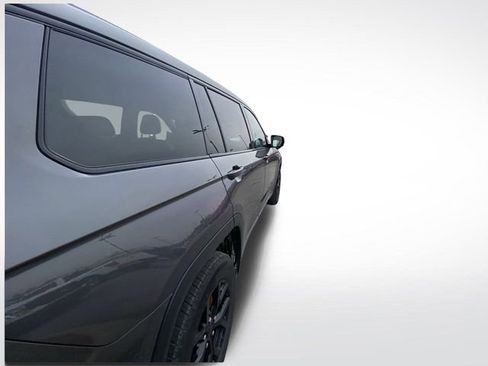 Used 2024 Jeep Grand Cherokee L Altitude image 11