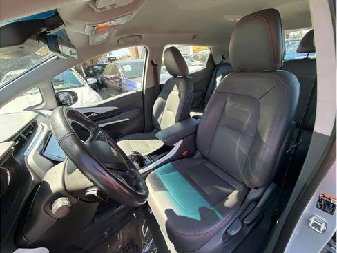 Used 2019 Chevrolet Bolt Premier w/ Infotainment Package FWD image 18
