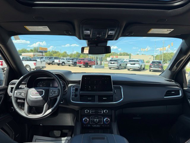 Used 2024 GMC Yukon AT4 w/ Technology Package AWD/4WD image 21