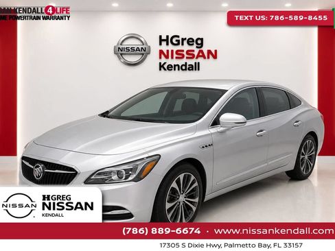 Used 2017 Buick LaCrosse Essence FWD image 1