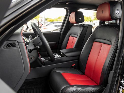 Certified 2023 Rolls-Royce Cullinan w/ Dark Exterior Package AWD/4WD image 27