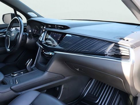Used 2024 Cadillac XT6 Premium Luxury image 12