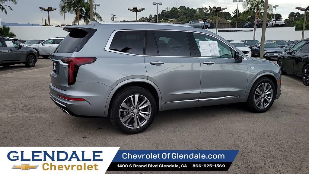 Used 2024 Cadillac XT6 Premium Luxury FWD image 8