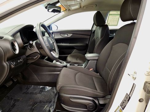 Used 2019 Kia Forte LXS FWD image 7