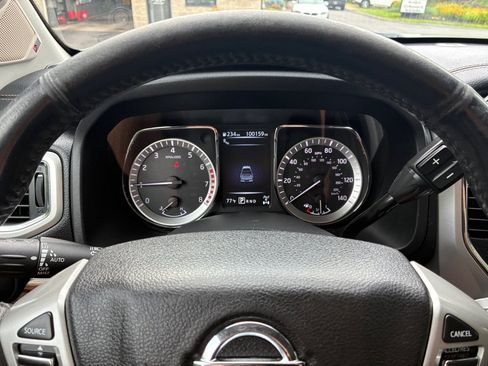 Used 2017 Nissan Titan SL AWD/4WD image 31