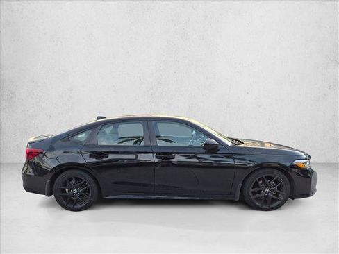 Used 2025 Honda Civic Sport image 4