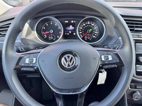 Used 2020 Volkswagen Tiguan S FWD image 38