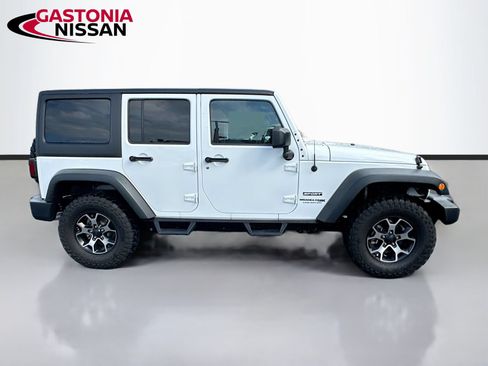 Used 2018 Jeep Wrangler Unlimited Sport S AWD/4WD image 10