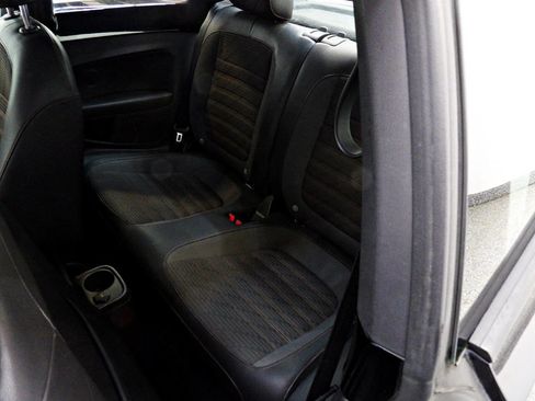 Used 2013 Volkswagen Beetle Turbo image 9