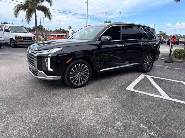 Used 2024 Hyundai Palisade Calligraphy FWD image 3