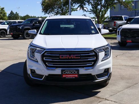 Used 2024 GMC Terrain SLT image 23