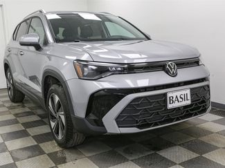 New 2025 Volkswagen Taos SE video 2