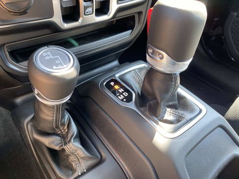 New 2026 Jeep Gladiator Sport AWD/4WD image 14